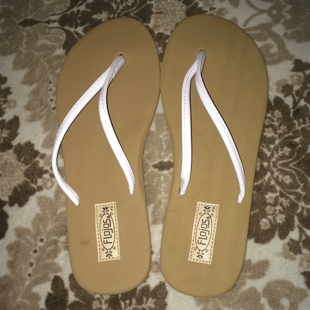Flojos sandals